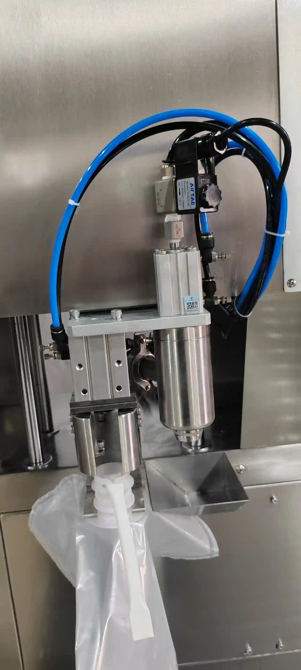 Bag-in-Box & Stand Up Pouch Filling Machines 1